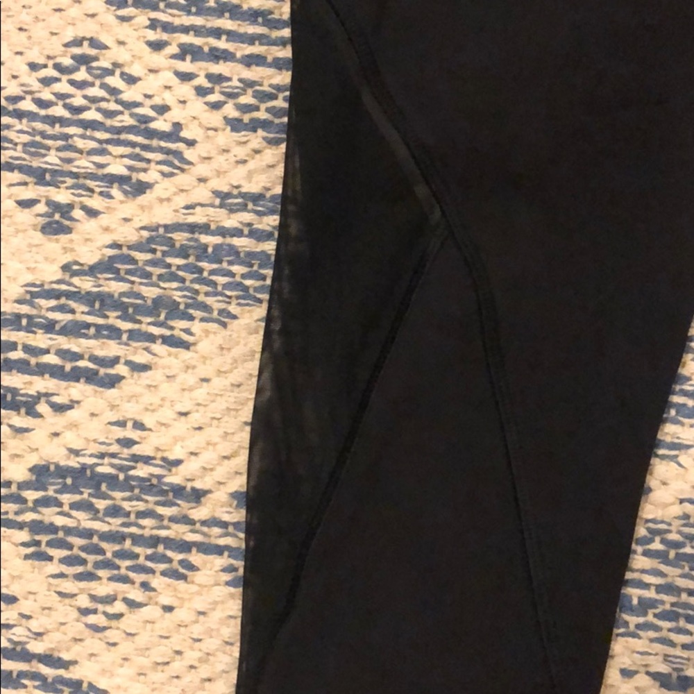Lululemon High Waisted Mesh Crops - Picture 3 of 6